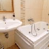 Jacuzzis fürdőszoba a Panoráma Hotel apartmanjában Eger belvárosában